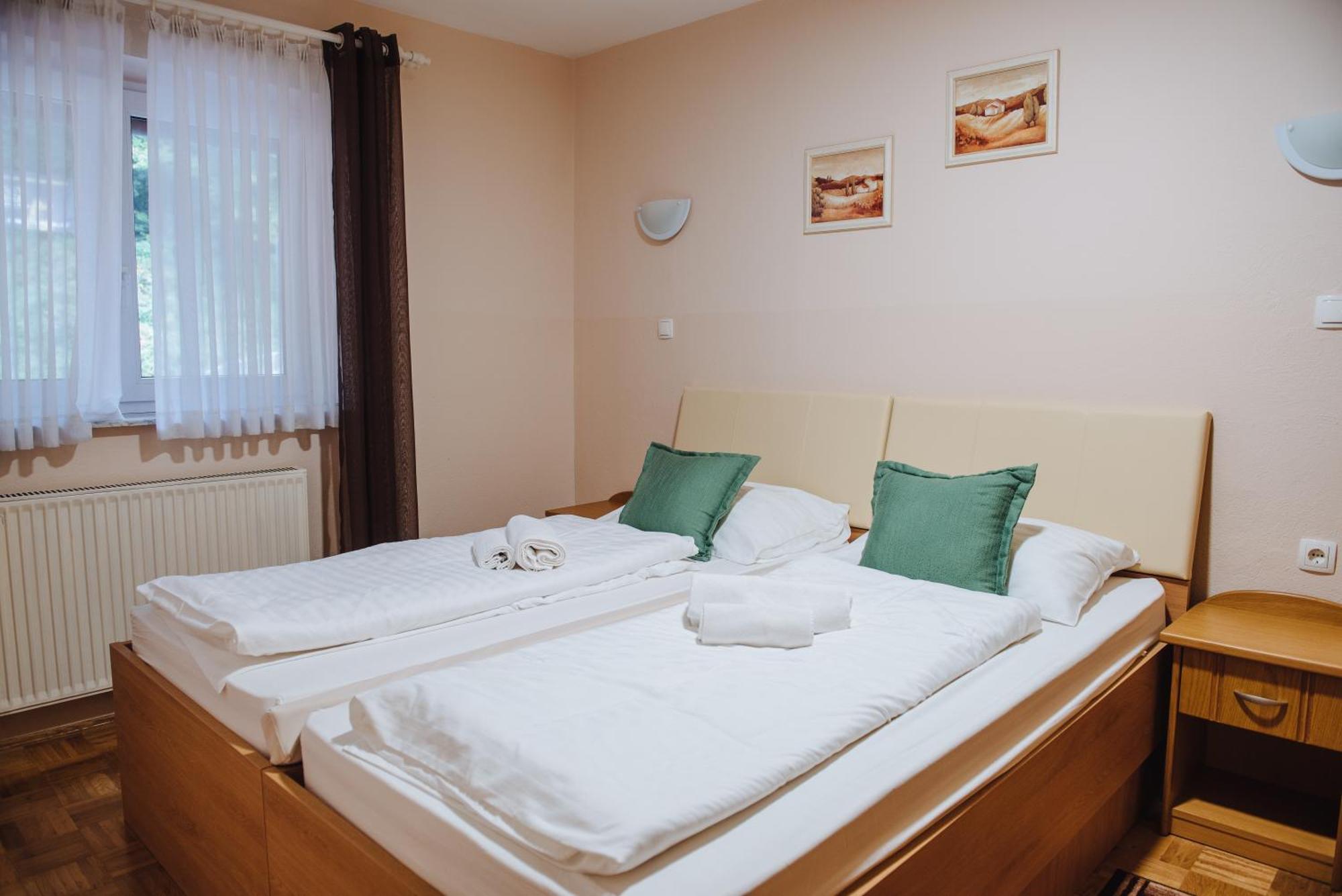 ホテル Gostisce Ulipi Slovenske Konjice エクステリア 写真